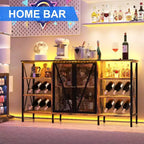 Mobile bar industriale con portabottiglie e mensole