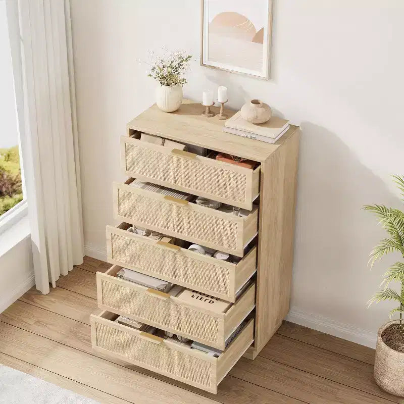 Cassettiera a 5 cassetti in rattan con struttura in legno