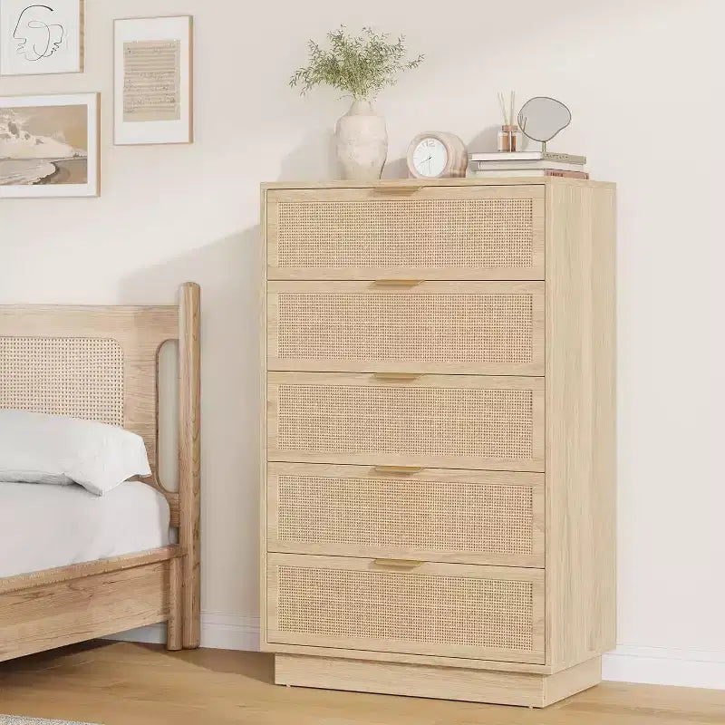 Cassettiera a 5 cassetti in rattan con struttura in legno