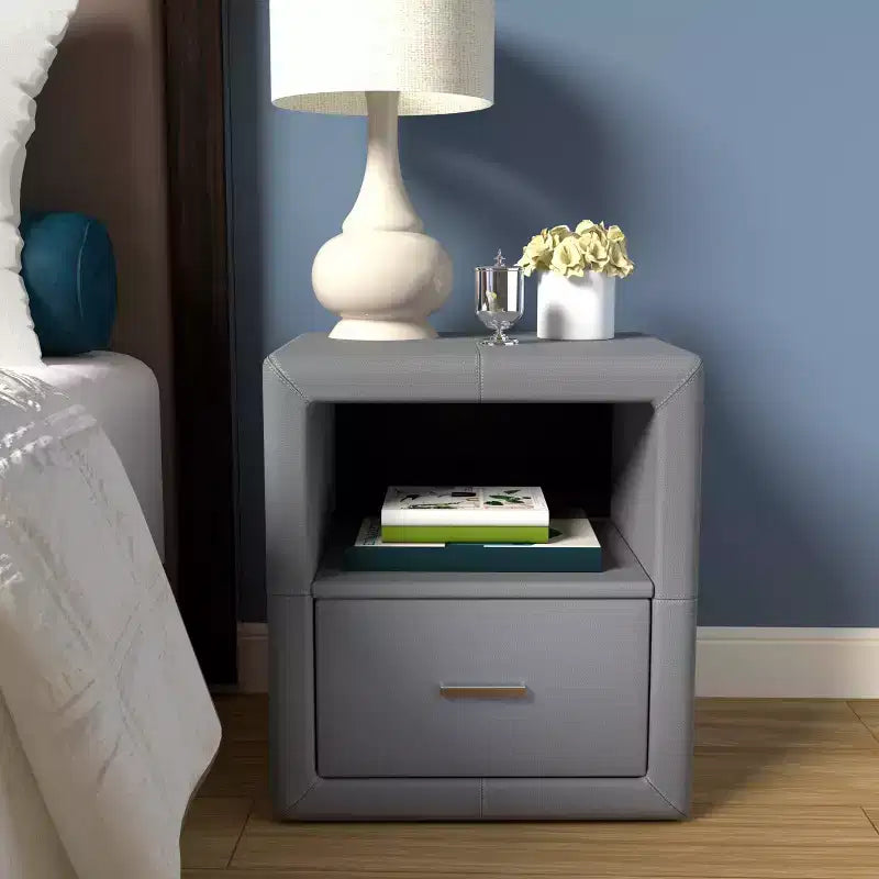 Comodino Rivestito in Similpelle con Cassetto
