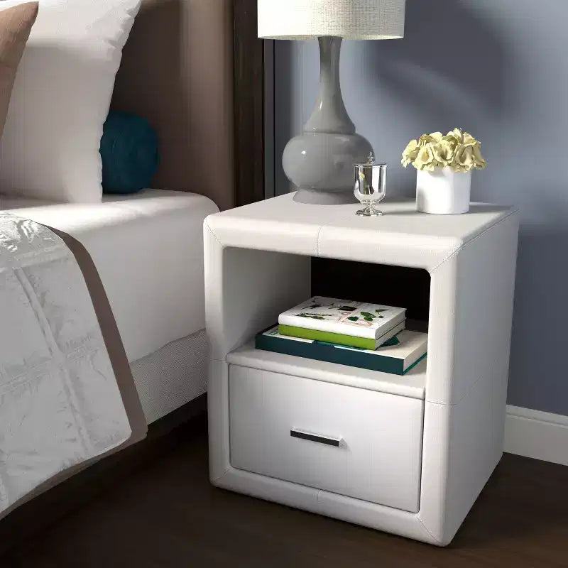 Comodino Rivestito in Similpelle con Cassetto