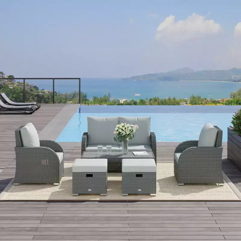 Outsunny Set da 6 Pezzi di Mobili da Giardino per Esterni con Divano in Rattan, Sedia Reclinabile Singola, Set da Conversazione, Pouf, Tavolino e Cuscini, Grigio