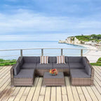 Set di mobili da giardino Outsunny da 7 pezzi, set da conversazione in vimini da esterno, divano componibile in rattan PE per tutte le stagioni con tavolo effetto legno, cuscini a righe