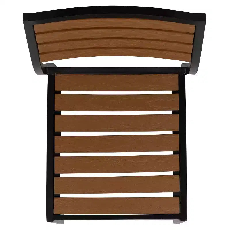 Merrick Lane Set da Pranzo da Esterno Cinque Pezzi in Finto Teak - Tavolo, Due Sedie Club Impilabili Senza Braccioli, Ombrellone Grigio da 2,7 m e Base