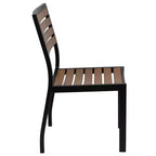 Merrick Lane Set da Pranzo da Esterno Cinque Pezzi in Finto Teak - Tavolo, Due Sedie Club Impilabili Senza Braccioli, Ombrellone Grigio da 2,7 m e Base