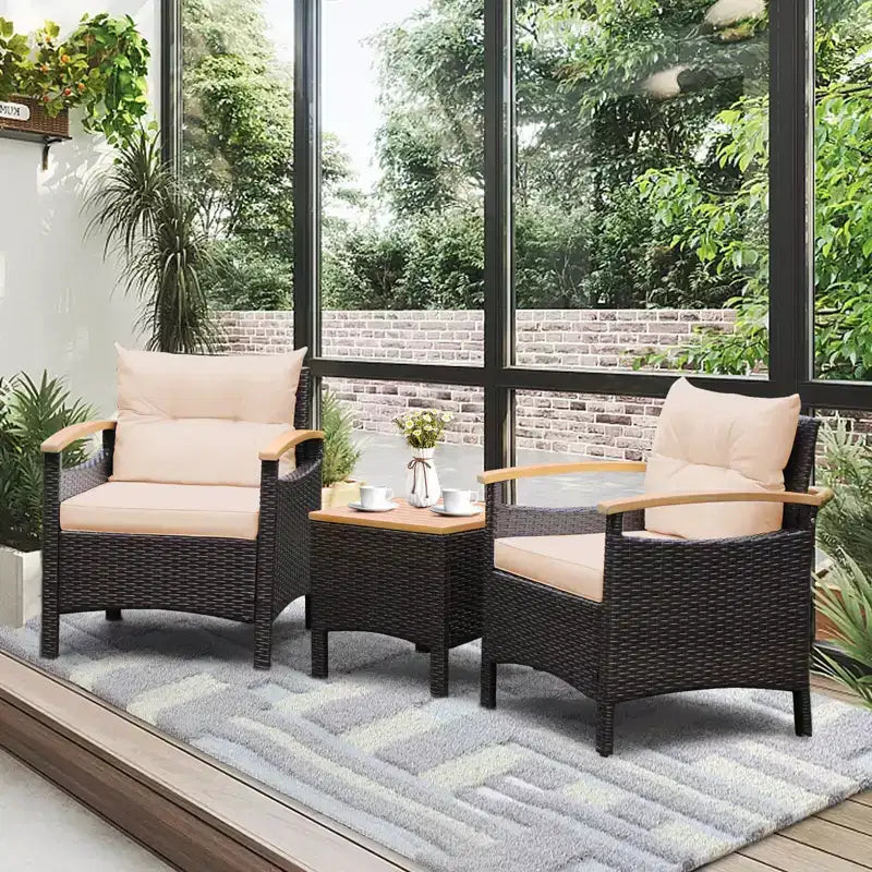 Set da Giardino 3 Pezzi in Rattan Costway con Braccioli in Legno e Cuscini Beige/Blu Scuro/Bianco Sporco